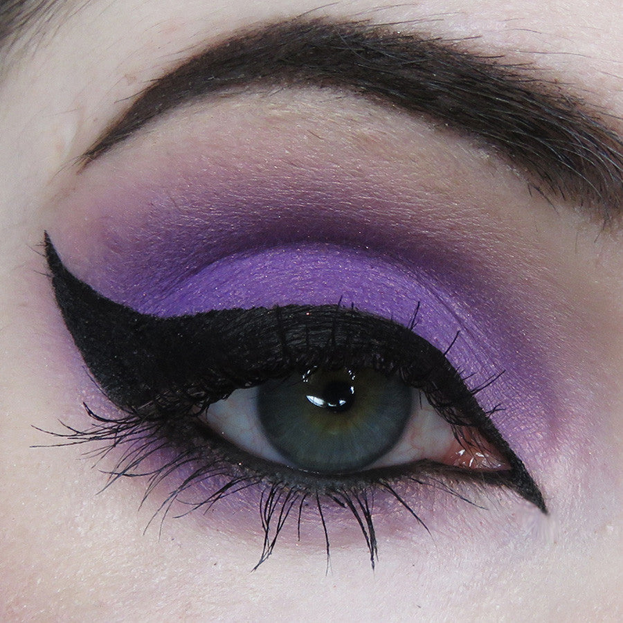 
                      
                        Bitches Brew - Concrete Minerals
 - 3
                      
                    